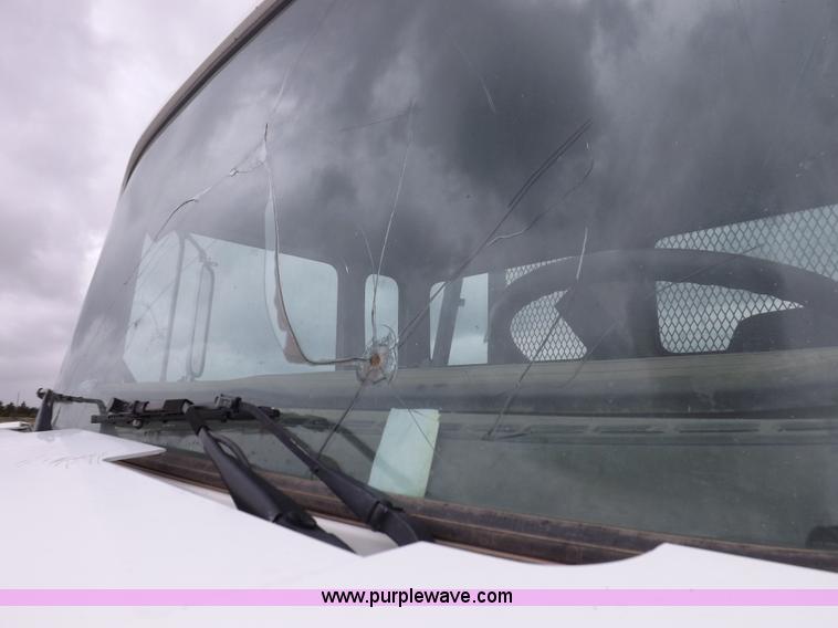 image for item H7169 1998 Mack CS200P semi truck