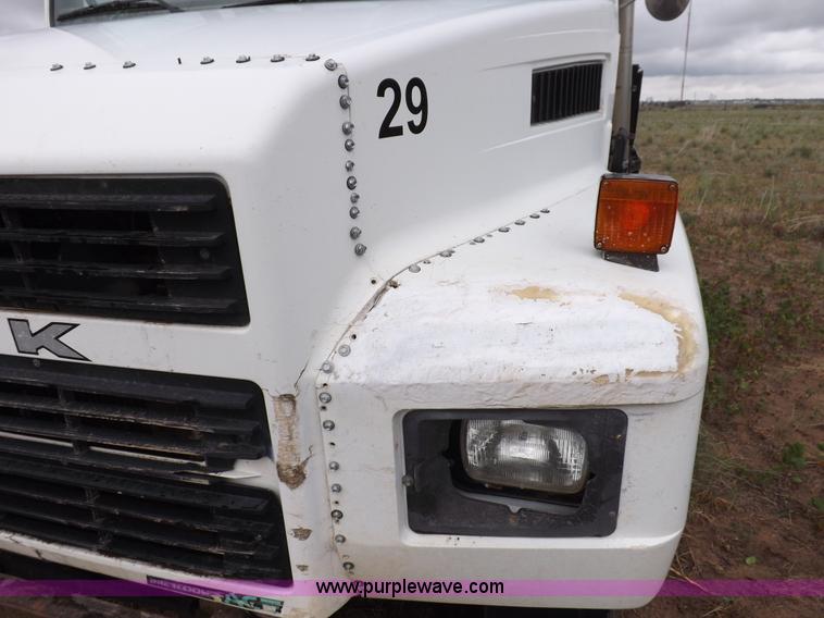 image for item H7169 1998 Mack CS200P semi truck