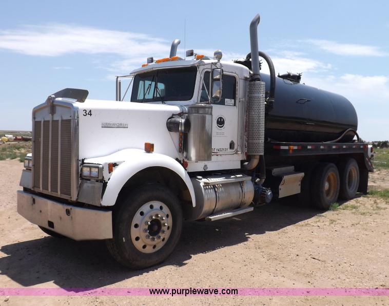 image for item H7173 1994 Kenworth W900 vacuum truck