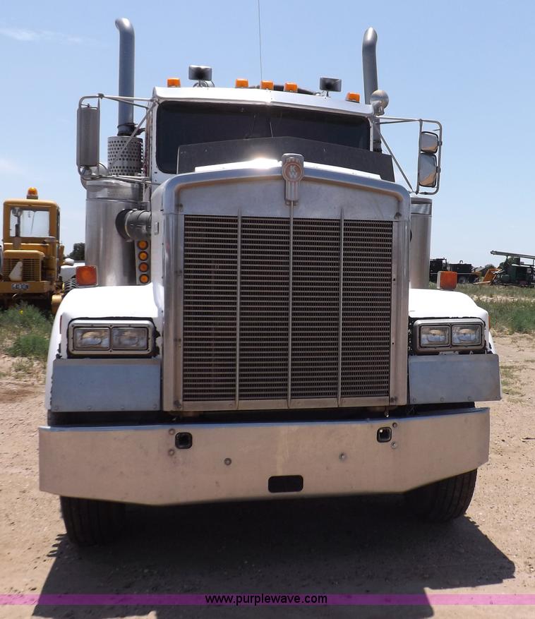 image for item H7173 1994 Kenworth W900 vacuum truck