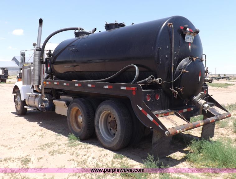 image for item H7173 1994 Kenworth W900 vacuum truck