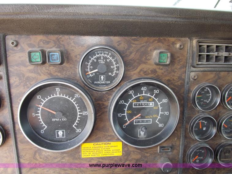 image for item H7173 1994 Kenworth W900 vacuum truck