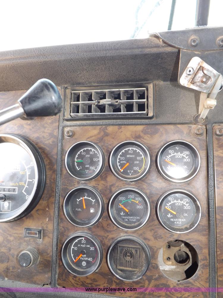 image for item H7173 1994 Kenworth W900 vacuum truck