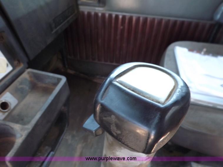 image for item H7173 1994 Kenworth W900 vacuum truck