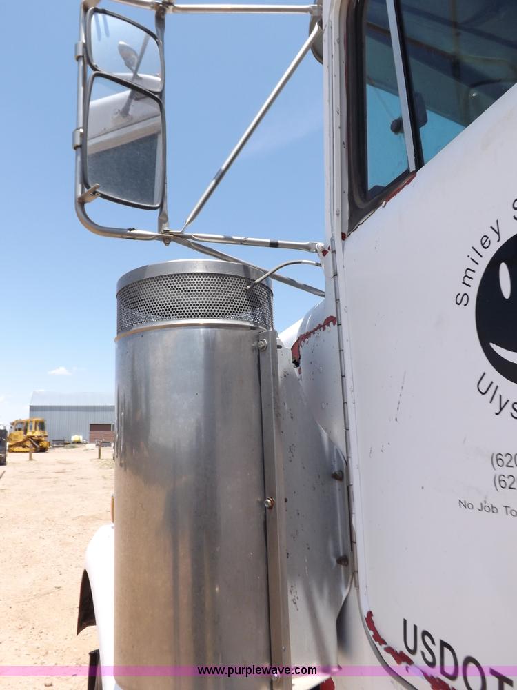 image for item H7173 1994 Kenworth W900 vacuum truck