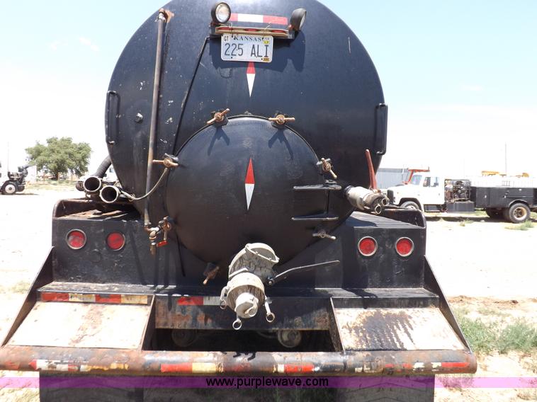 image for item H7173 1994 Kenworth W900 vacuum truck