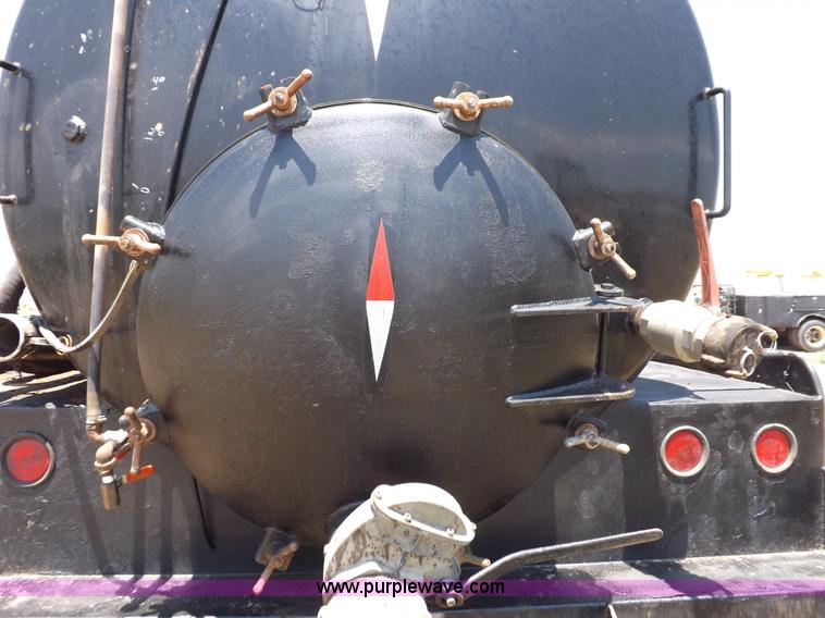 image for item H7173 1994 Kenworth W900 vacuum truck