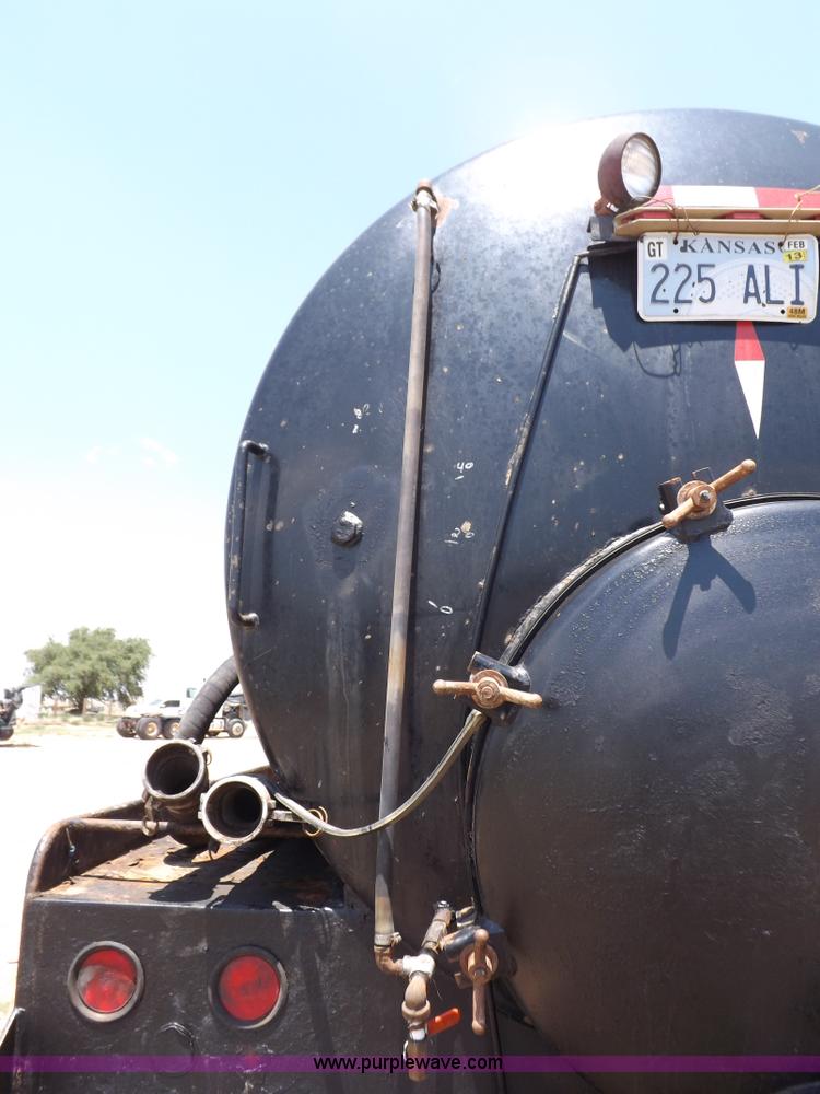 image for item H7173 1994 Kenworth W900 vacuum truck