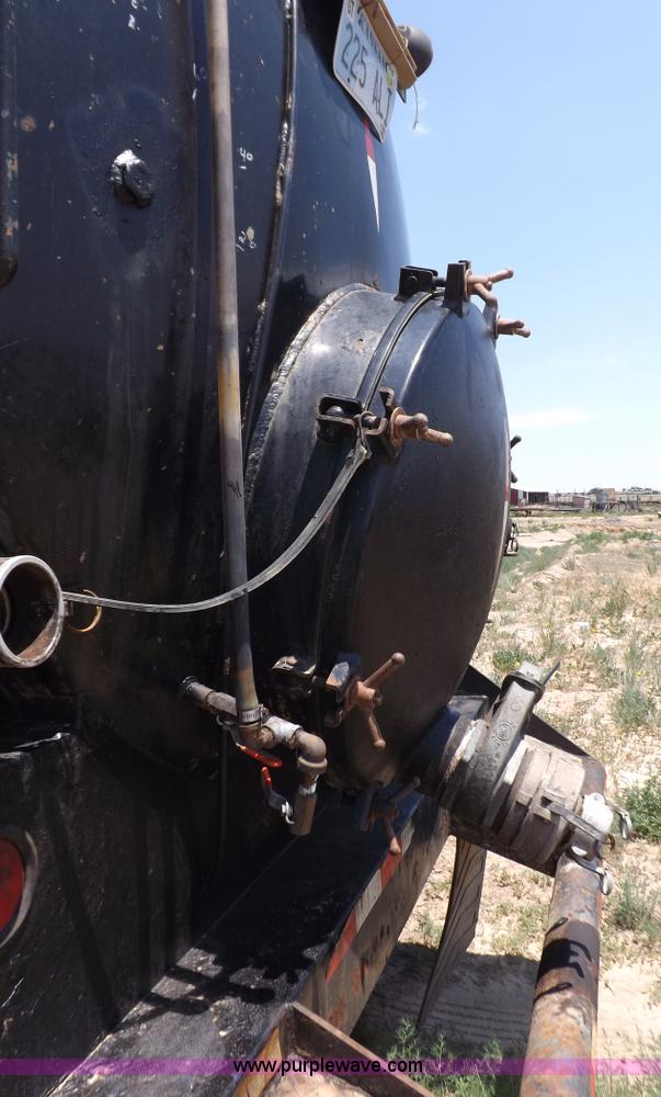 image for item H7173 1994 Kenworth W900 vacuum truck