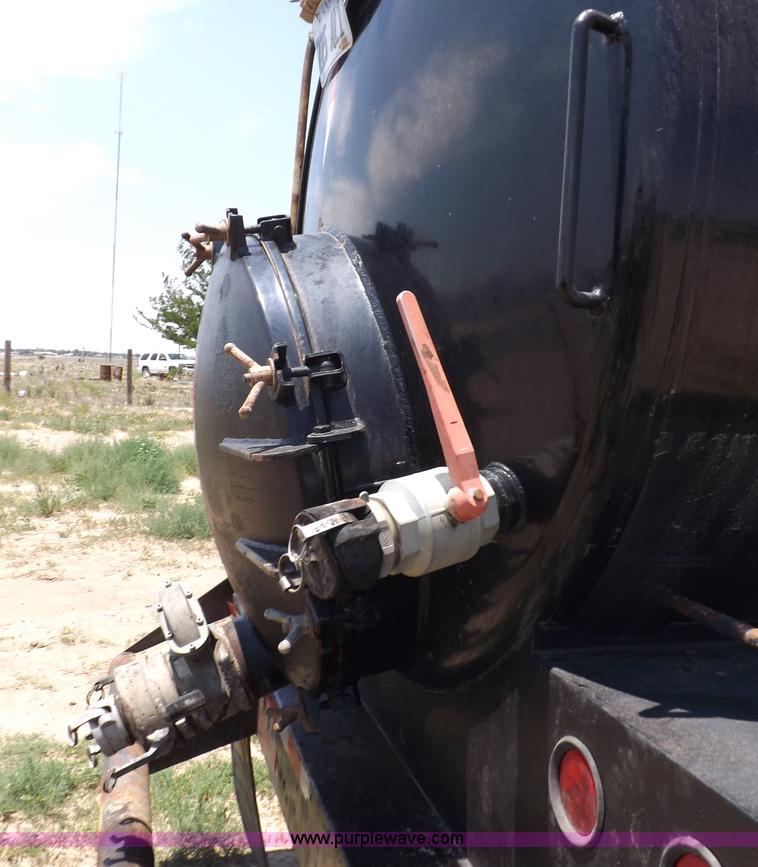 image for item H7173 1994 Kenworth W900 vacuum truck