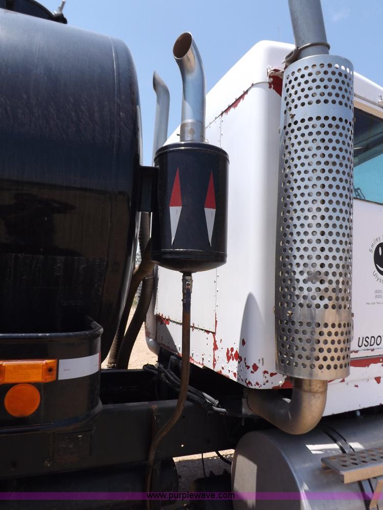 image for item H7173 1994 Kenworth W900 vacuum truck