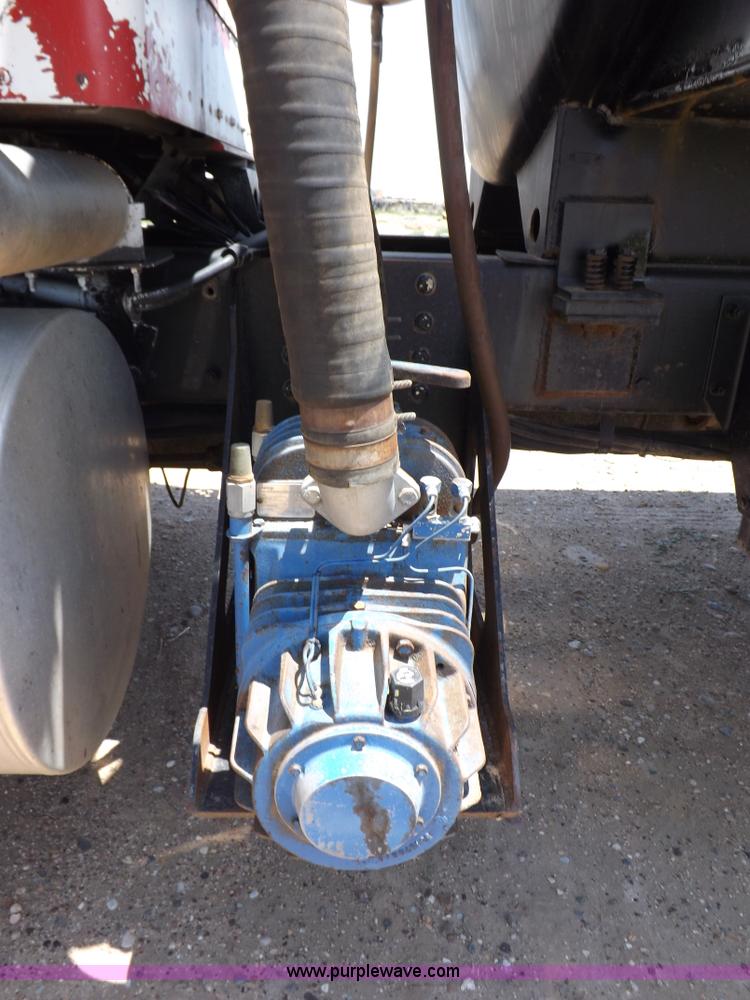 image for item H7173 1994 Kenworth W900 vacuum truck