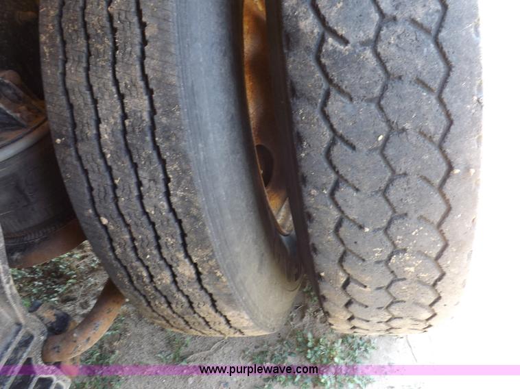 image for item H7173 1994 Kenworth W900 vacuum truck