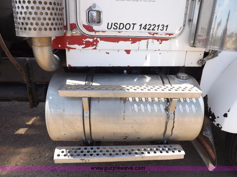 image for item H7173 1994 Kenworth W900 vacuum truck