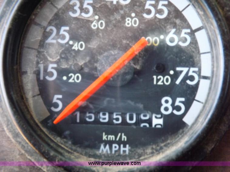 image for item H7176 1995 Freightliner FLD112 semi truck