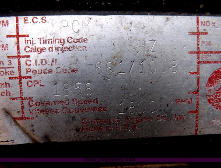 image for item H7176 1995 Freightliner FLD112 semi truck