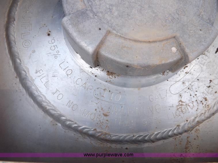 image for item H7176 1995 Freightliner FLD112 semi truck