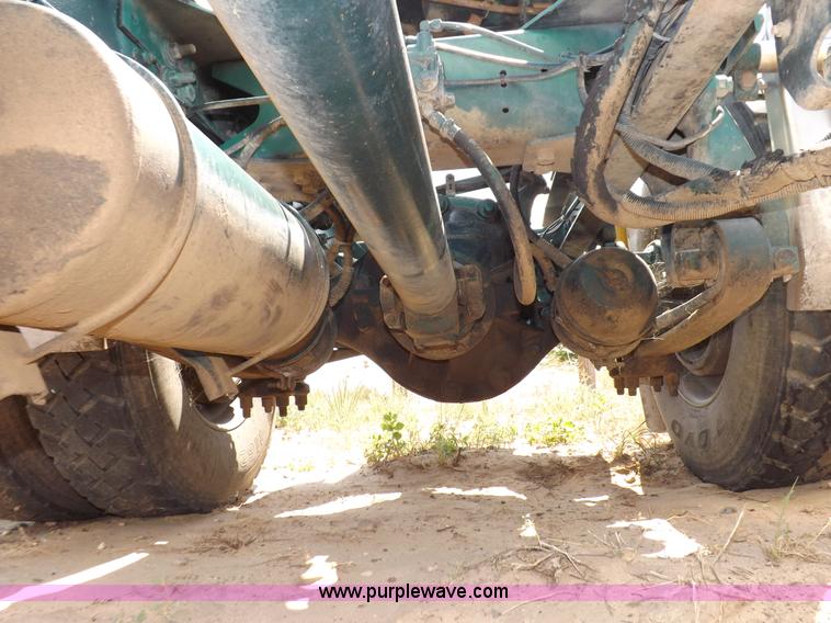 image for item H7176 1995 Freightliner FLD112 semi truck