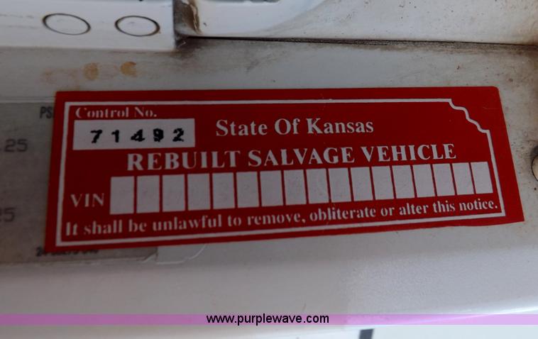 image for item H7176 1995 Freightliner FLD112 semi truck