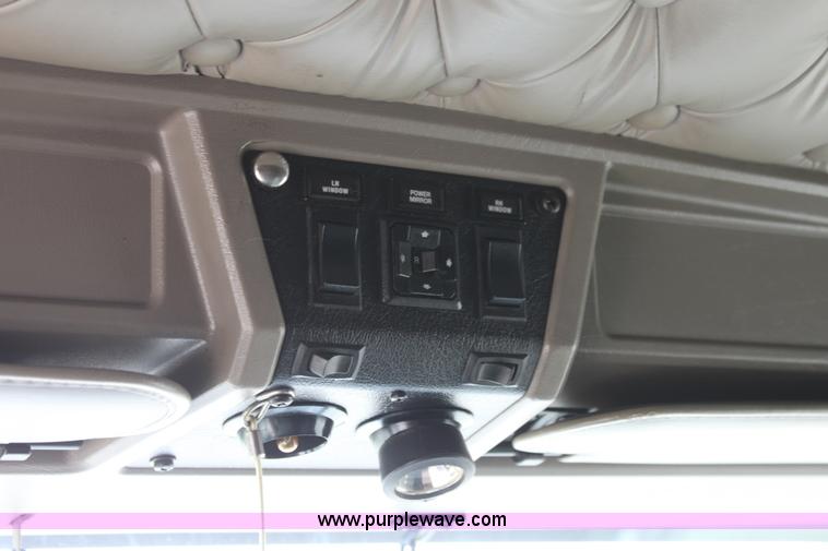 image for item H7375 2005 Kenworth T600 semi truck