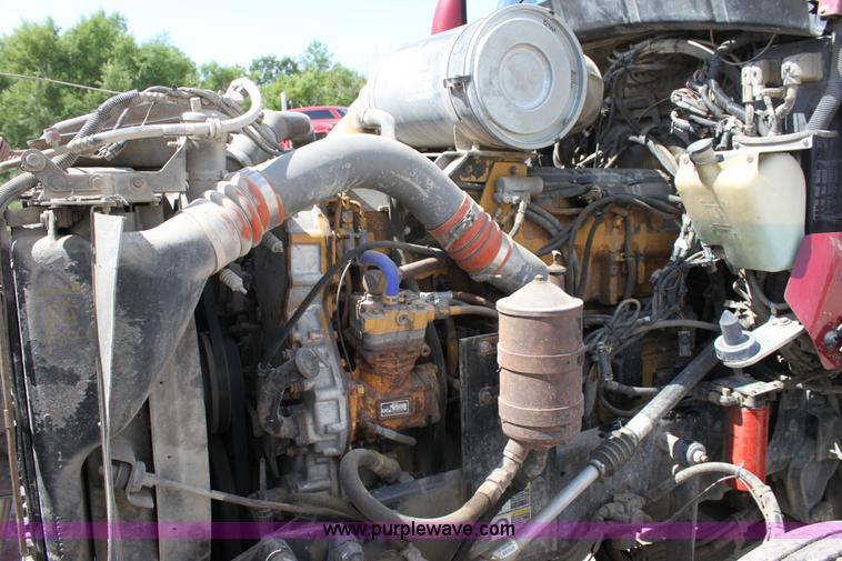 image for item H7376 2002 Kenworth T800 semi truck