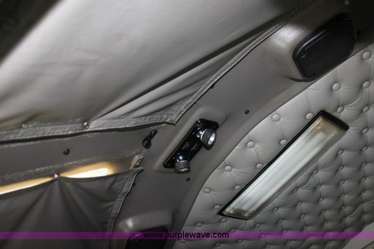 image for item H7377 2005 Kenworth T600 semi truck