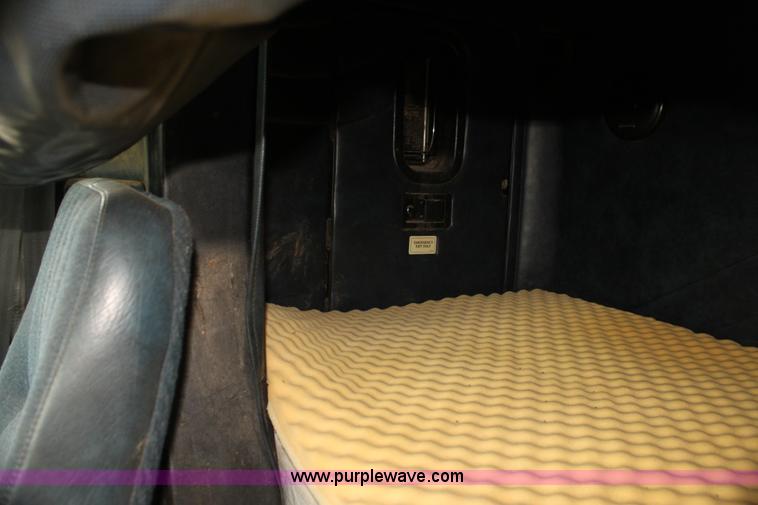 image for item H7390 1995 Mack CH613 Elite CL semi truck