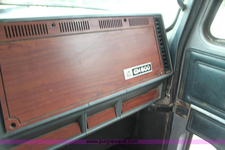 image for item H7390 1995 Mack CH613 Elite CL semi truck