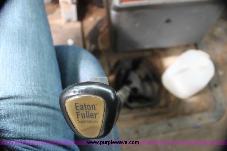 image for item H7390 1995 Mack CH613 Elite CL semi truck