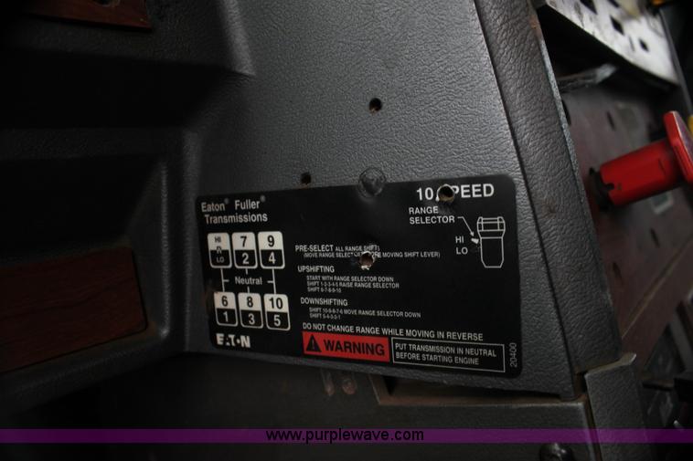 image for item H7390 1995 Mack CH613 Elite CL semi truck