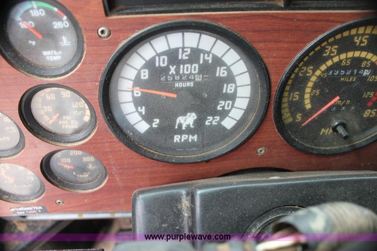 image for item H7390 1995 Mack CH613 Elite CL semi truck