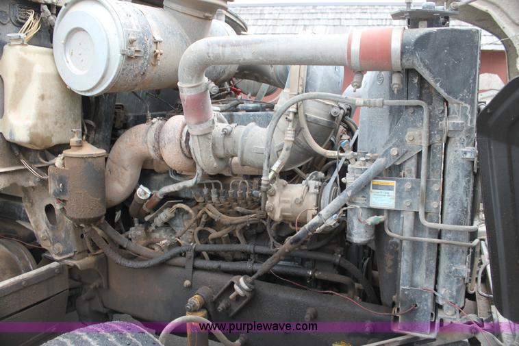 image for item H7390 1995 Mack CH613 Elite CL semi truck