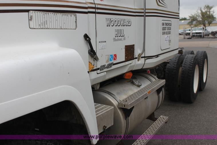 image for item H7390 1995 Mack CH613 Elite CL semi truck