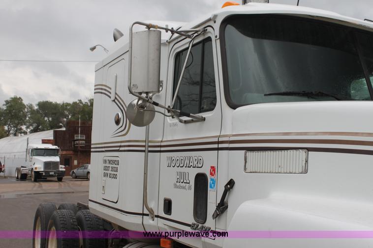 image for item H7390 1995 Mack CH613 Elite CL semi truck