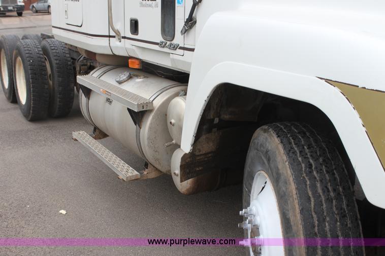 image for item H7390 1995 Mack CH613 Elite CL semi truck