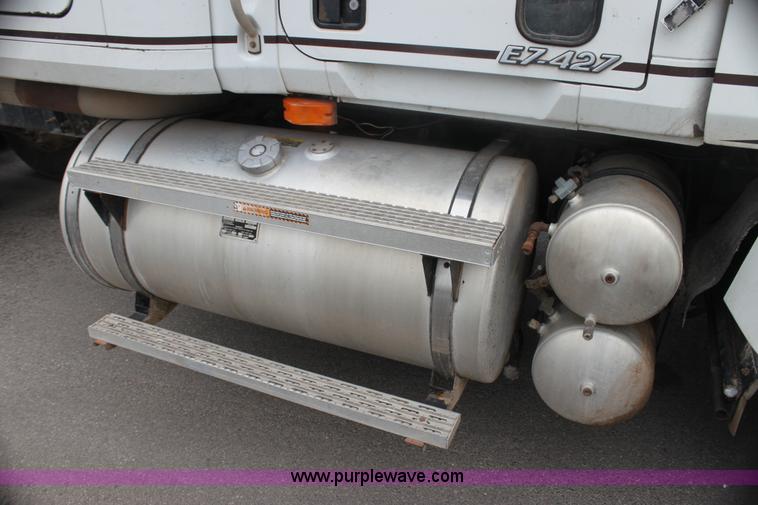 image for item H7390 1995 Mack CH613 Elite CL semi truck