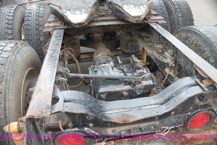 image for item H7390 1995 Mack CH613 Elite CL semi truck