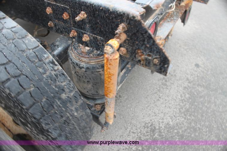 image for item H7390 1995 Mack CH613 Elite CL semi truck