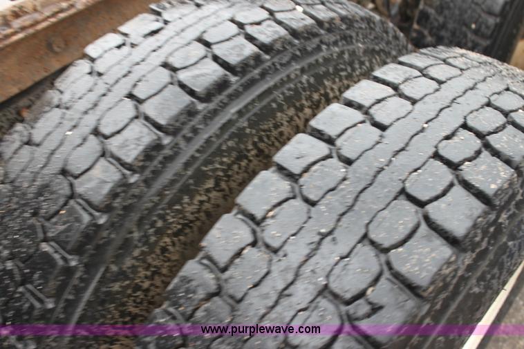 image for item H7390 1995 Mack CH613 Elite CL semi truck