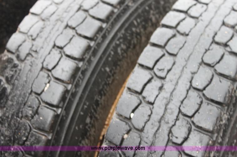 image for item H7390 1995 Mack CH613 Elite CL semi truck