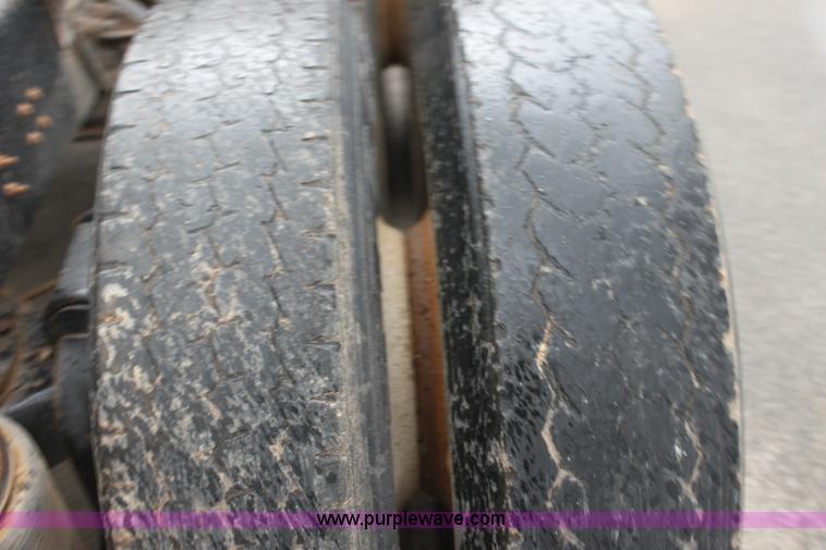 image for item H7390 1995 Mack CH613 Elite CL semi truck