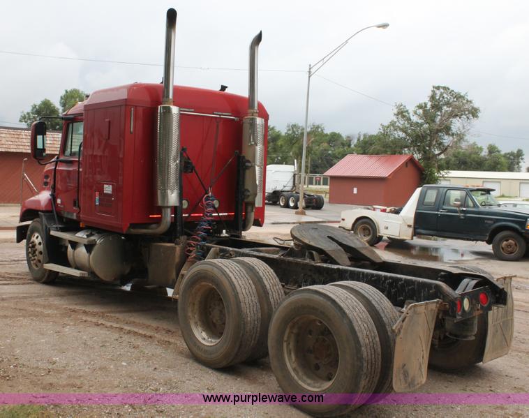 image for item H7392 2002 Mack CX613 Vision semi truck