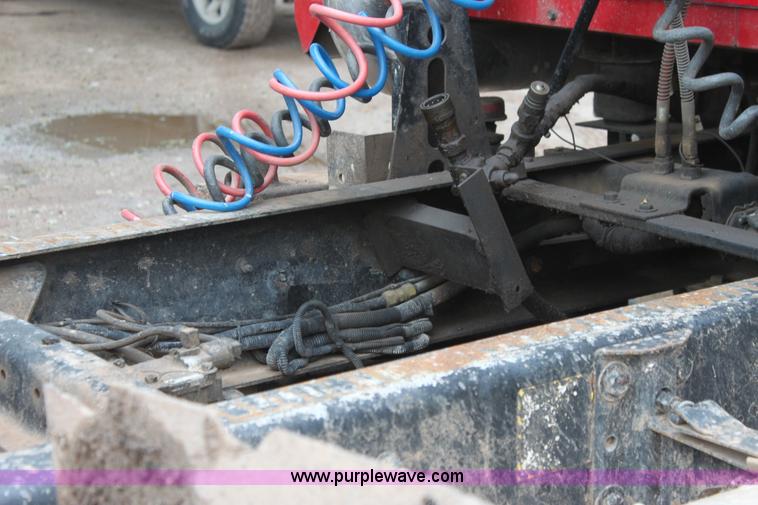 image for item H7392 2002 Mack CX613 Vision semi truck