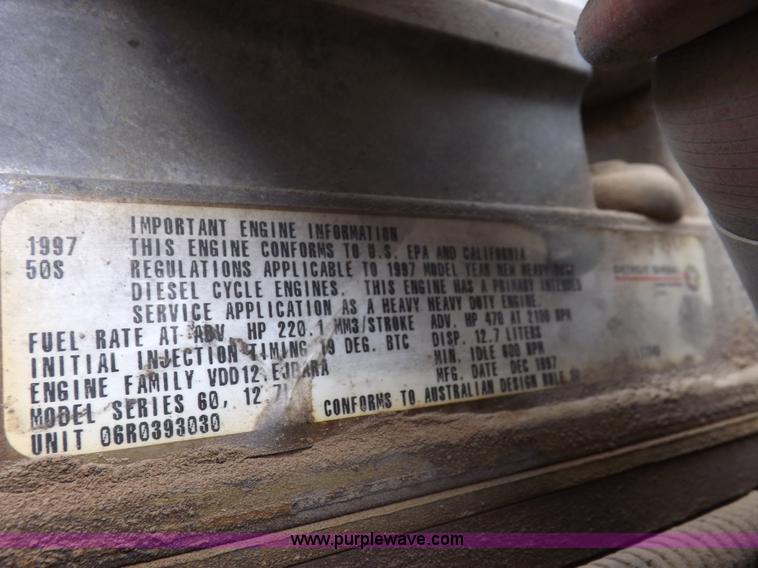 image for item I7684 1998 International 9200 Eagle semi truck