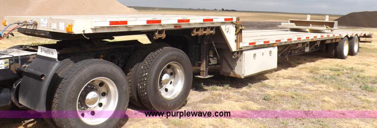 image for item I7689 2003 Transcraft Eagle step deck trailer