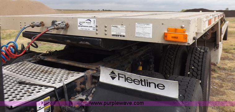 image for item I7689 2003 Transcraft Eagle step deck trailer