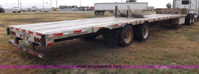 image for item I7689 2003 Transcraft Eagle step deck trailer