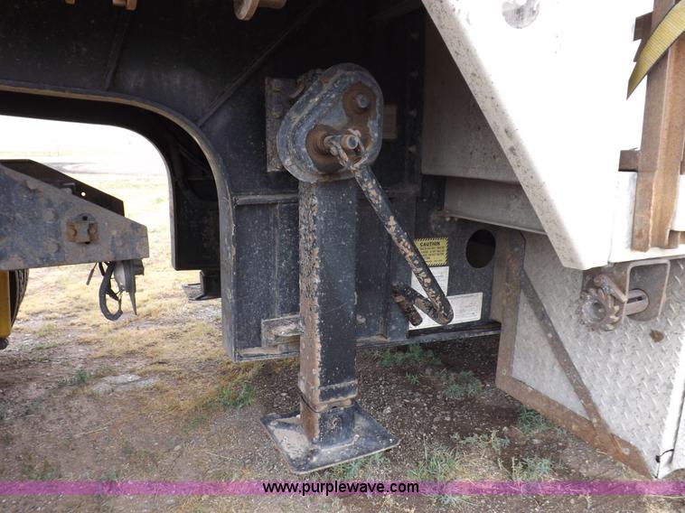 image for item I7689 2003 Transcraft Eagle step deck trailer