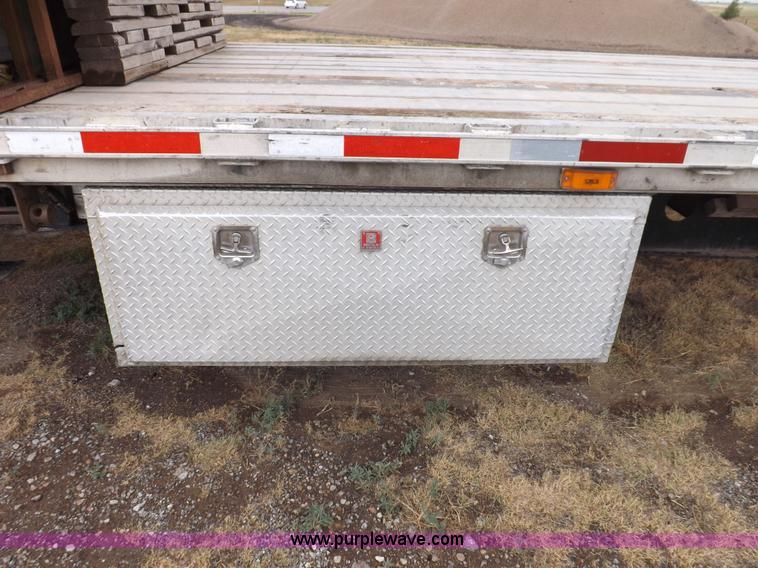 image for item I7689 2003 Transcraft Eagle step deck trailer