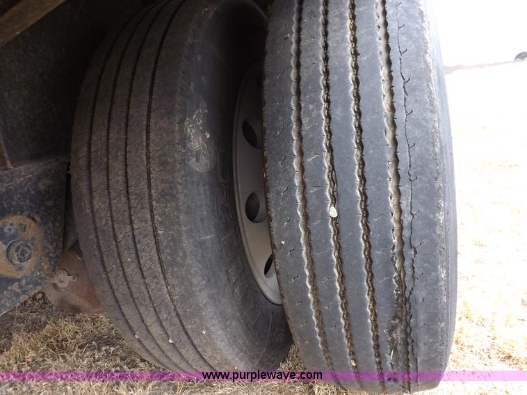 image for item I7689 2003 Transcraft Eagle step deck trailer